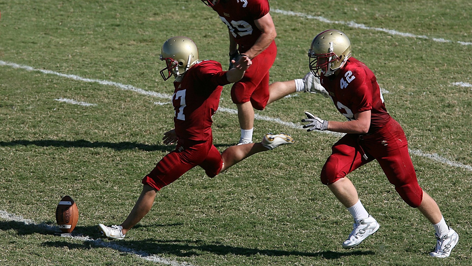 Kaiyun APP-中国足球青训营招生规模不断扩大，中国足球青训补偿及培训费